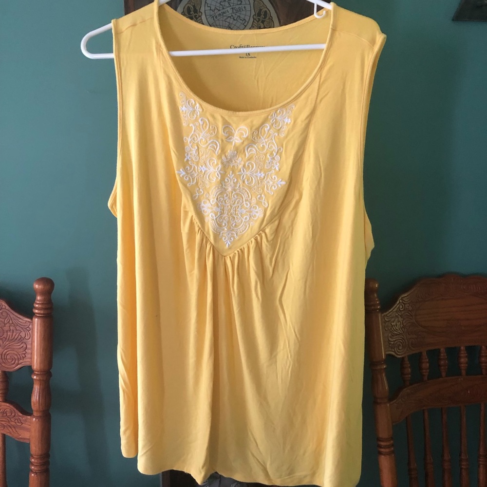 Women’s Sleeveless Top